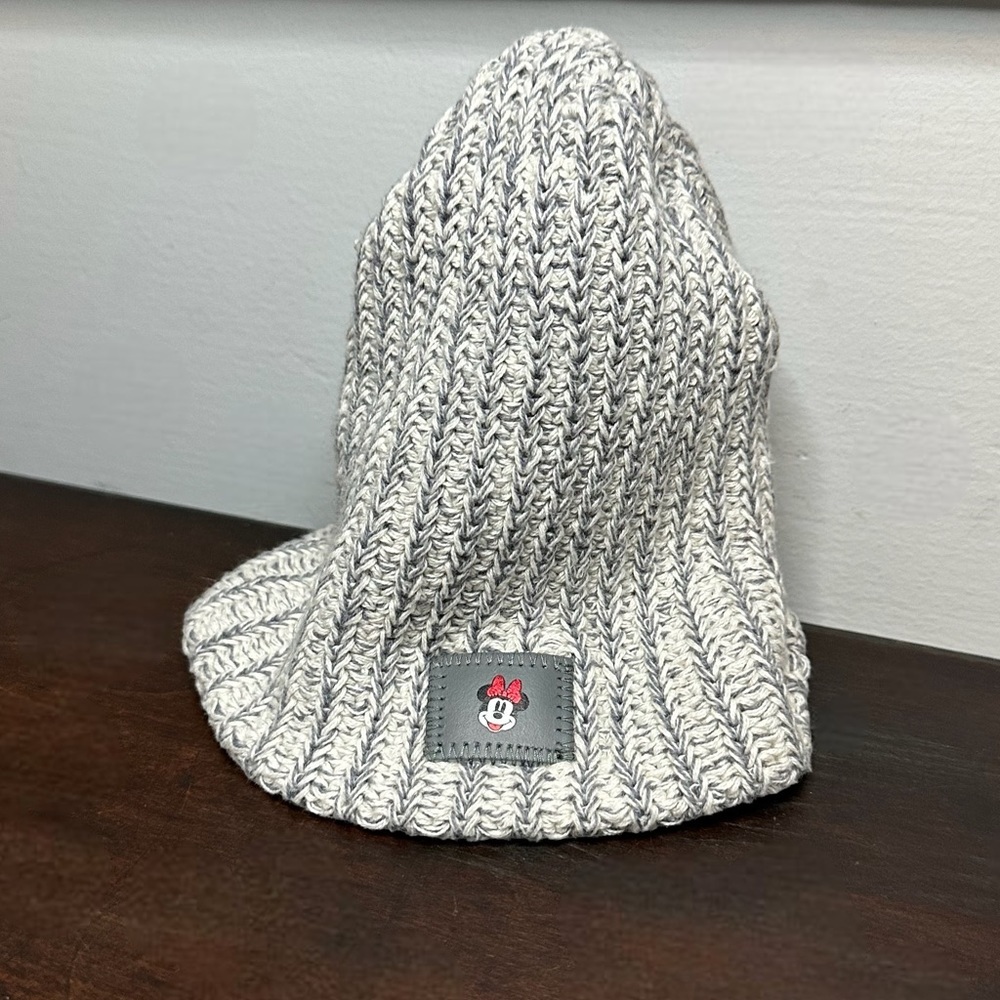 3/$20💥‎ NWOT Love Your Melon For Disney Minnie Mouse Grey Knit Beanie Hat